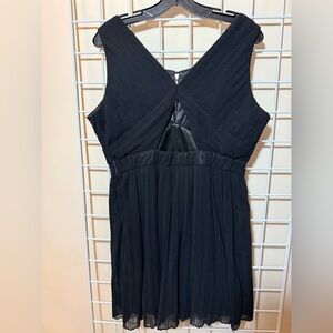 Elegant Black Sleeveless Dress